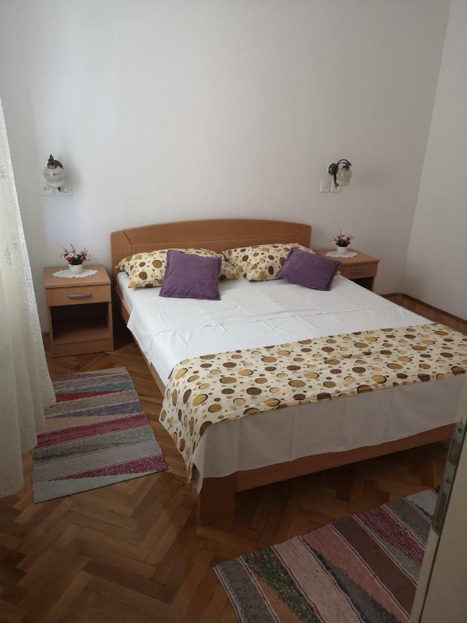 Apartment Milevcic Jelsa (Hvar)